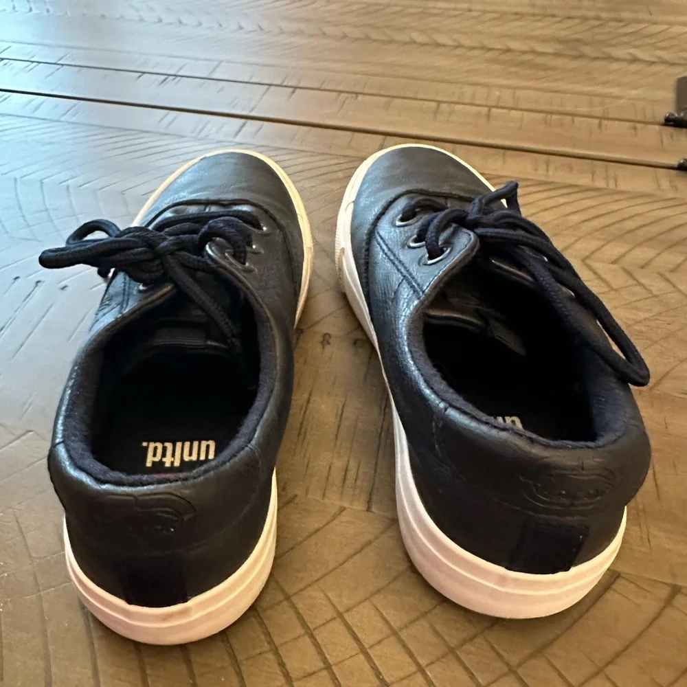 Ecko Unltd sneakers Youth 13 Navy blue  and white Dressy flats